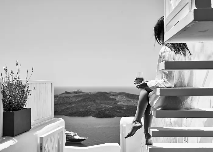 Limestone Hotel Fira (Santorini)