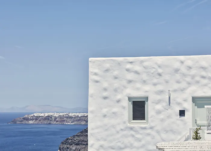 Limestone 4* Fira (Santorini)