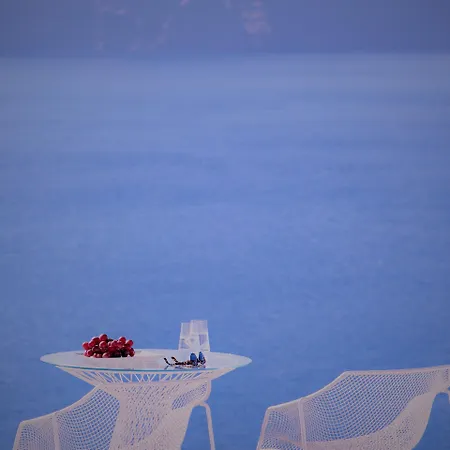 Otel Limestone Fira (Santorini)