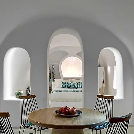 Limestone 4* Fira (Santorini)