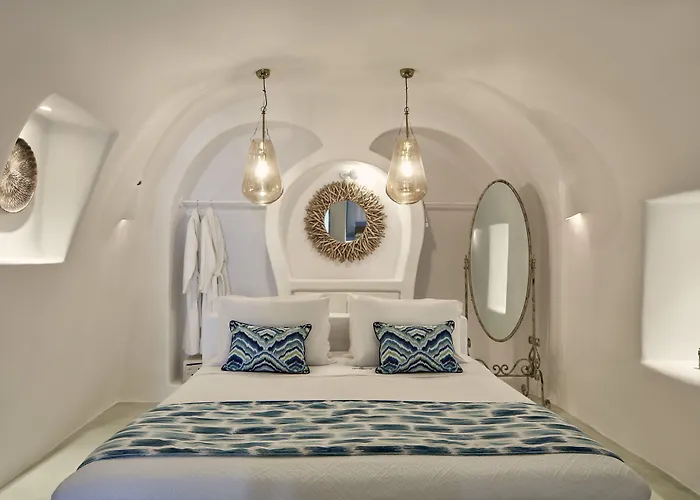 Limestone Hotel Fira (Santorini)