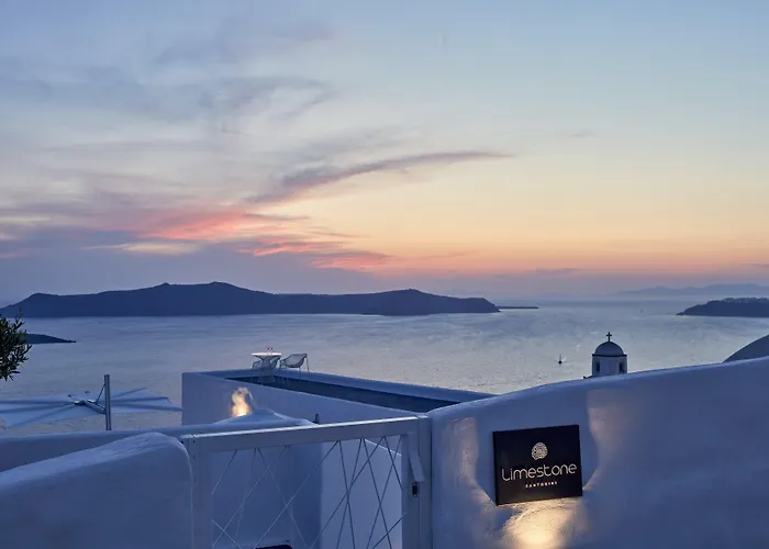 Limestone 4* Fira (Santorini)