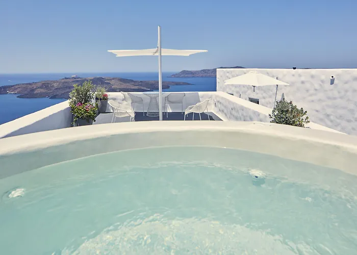 Limestone 4* Fira (Santorini)