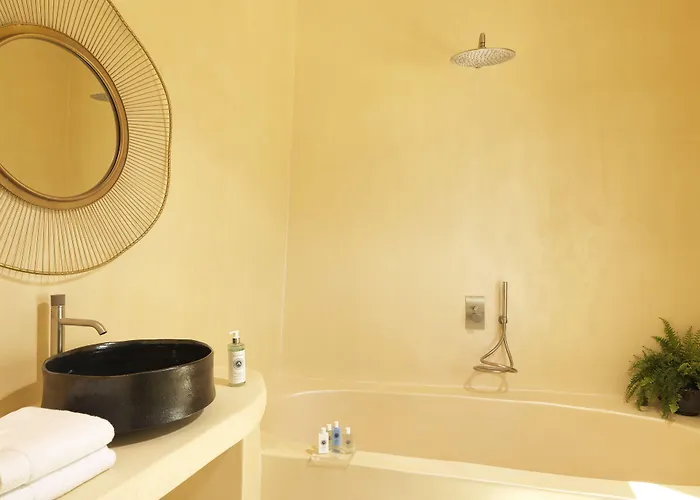 Limestone Fira (Santorini)