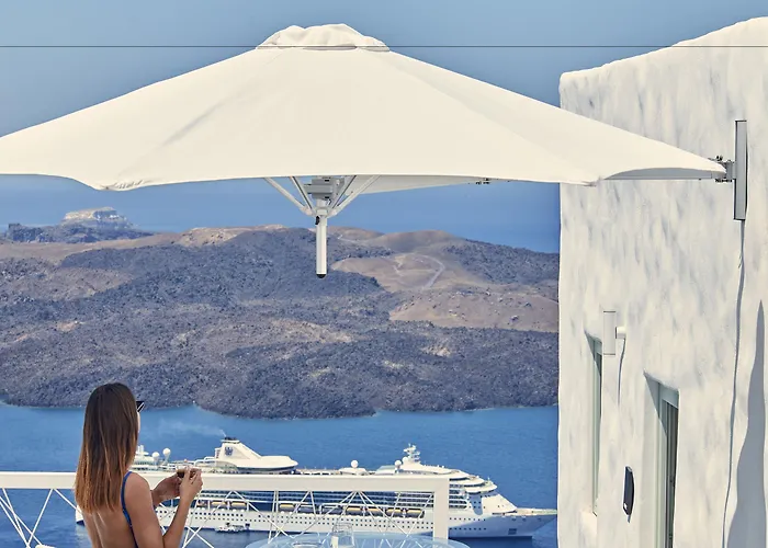 Limestone 4* Fira (Santorini)