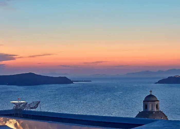 Limestone 4* Fira (Santorini)