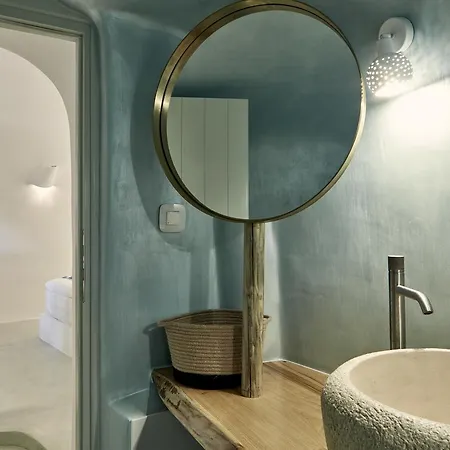 Limestone 4* Fira (Santorini)
